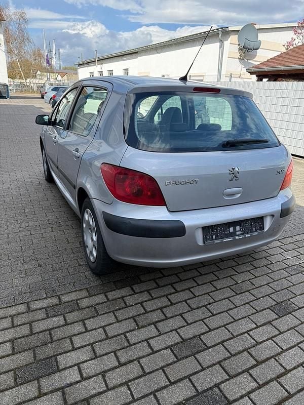 Gebraucht Peugeot 307 109 PS (80 kW) 2002 Silber Limousine