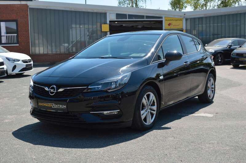 Onyx schwarz Gebraucht 2021 Opel Astra Limousine | 12.900 € (Superpreis) - Bild 1/4