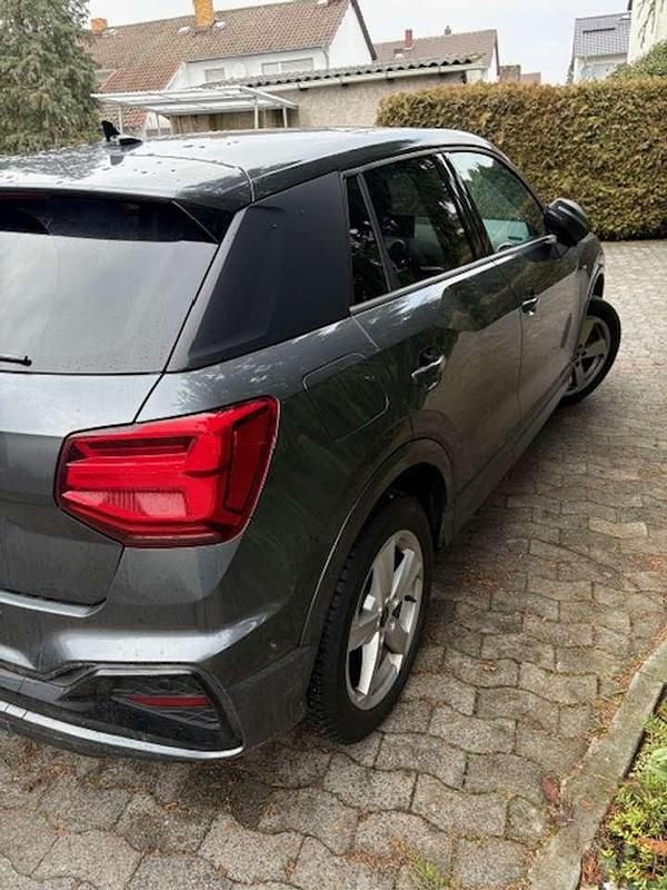 Gebraucht Audi Q2 S-Line 150 PS (110 kW) 2024 Grau SUV