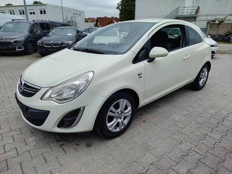 Weiß Gebraucht 2011 Opel Corsa Satellite Limousine | 3.400 € (Guter Preis) - Bild 1/4
