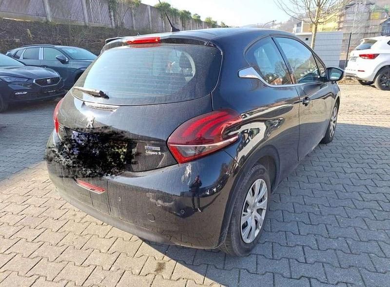 Second-hand Peugeot 208 Allure 110 CP (80 kW) 2017 Liclackierung mit schutzlack Hatchback