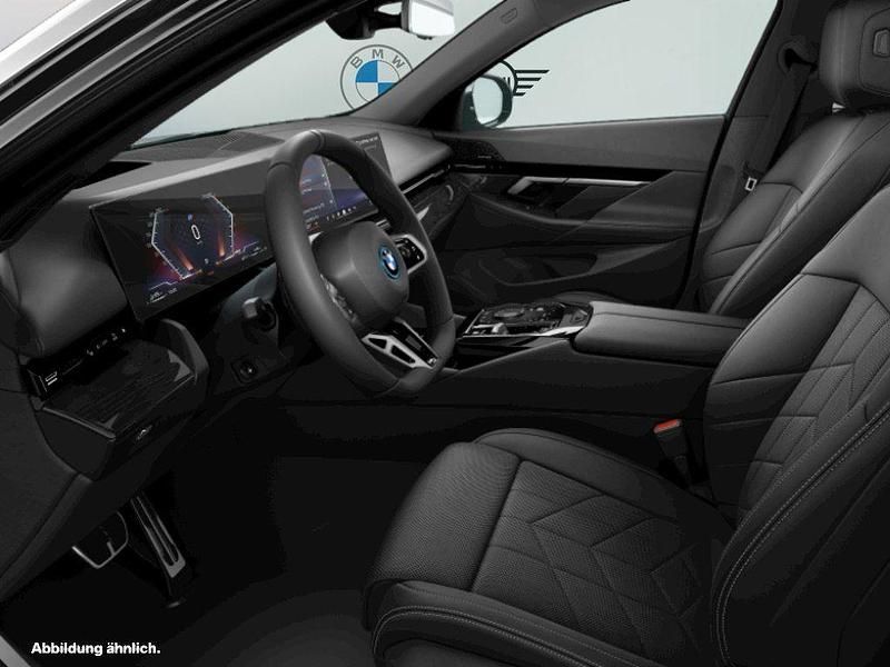 Gebraucht BMW 530e M Sport 299 PS (219 kW) 2024 Schwarz Limousine
