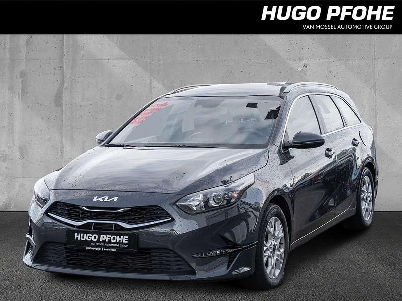 (h8g) dark penta metal m Gebraucht 2023 Kia Ceed Kombi | 21.450 € (Fairer Preis) - Bild 1/4