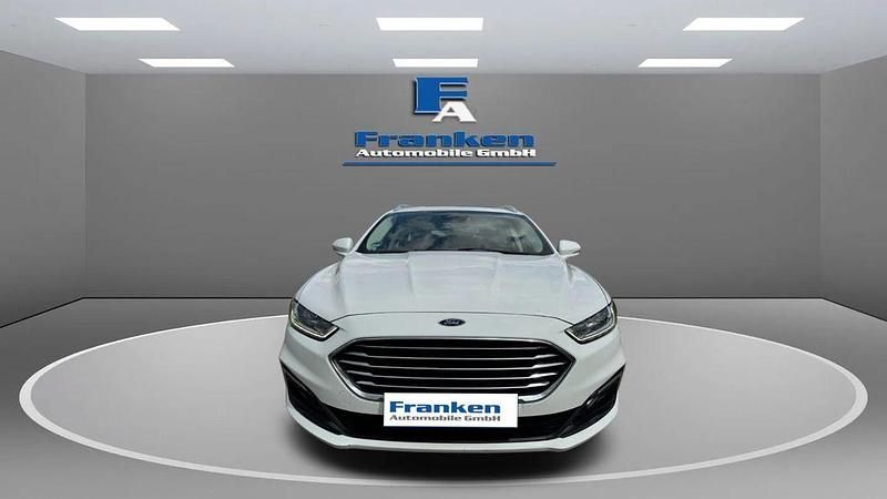 Weiß Gebraucht 2019 Ford Mondeo Titanium Limousine | 13.870 € (Etwas zu teuer) - Bild 1/4