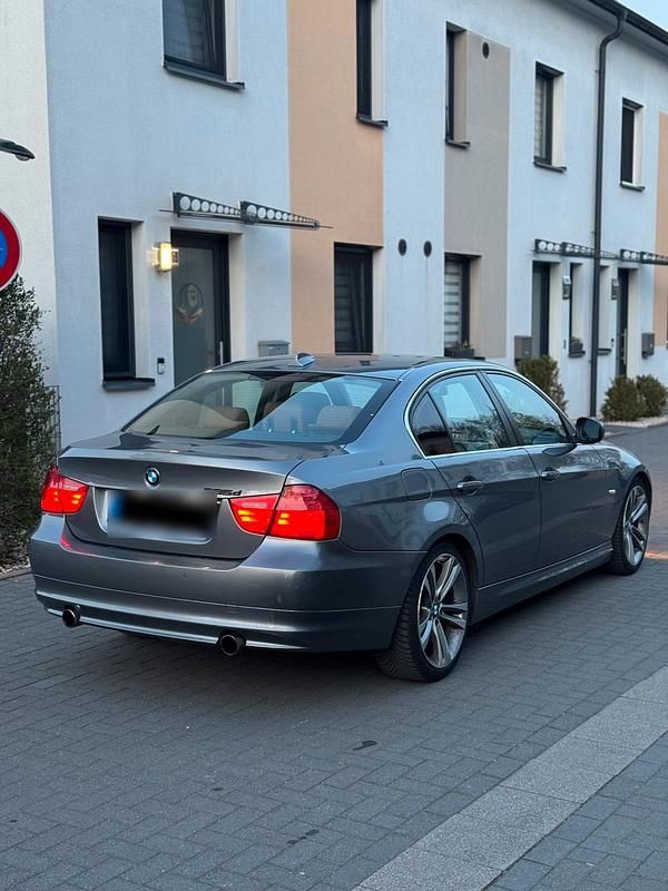 Gebraucht BMW 335 286 PS (210 kW) 2012 Grau Limousine