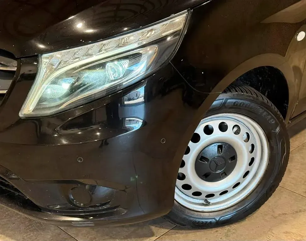 Gebraucht Mercedes Vito 190 PS (139 kW) 2021 Schwarz Van
