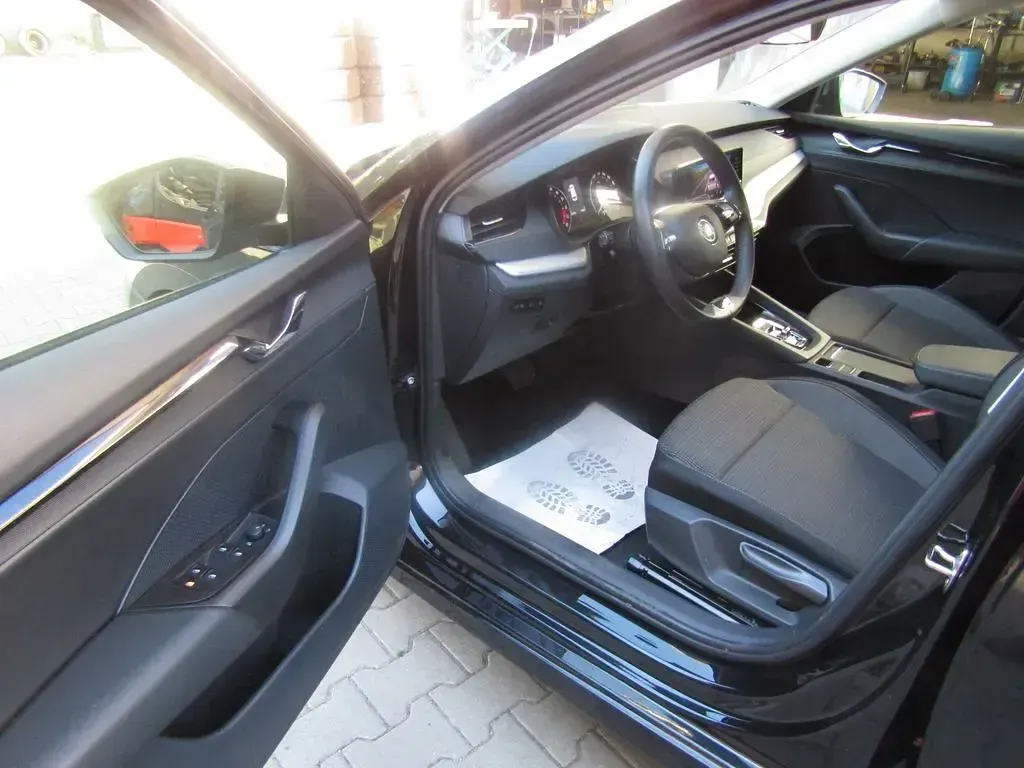 Gebraucht Skoda Octavia Ambition 116 PS (85 kW) 2023 Schwarz Kombi