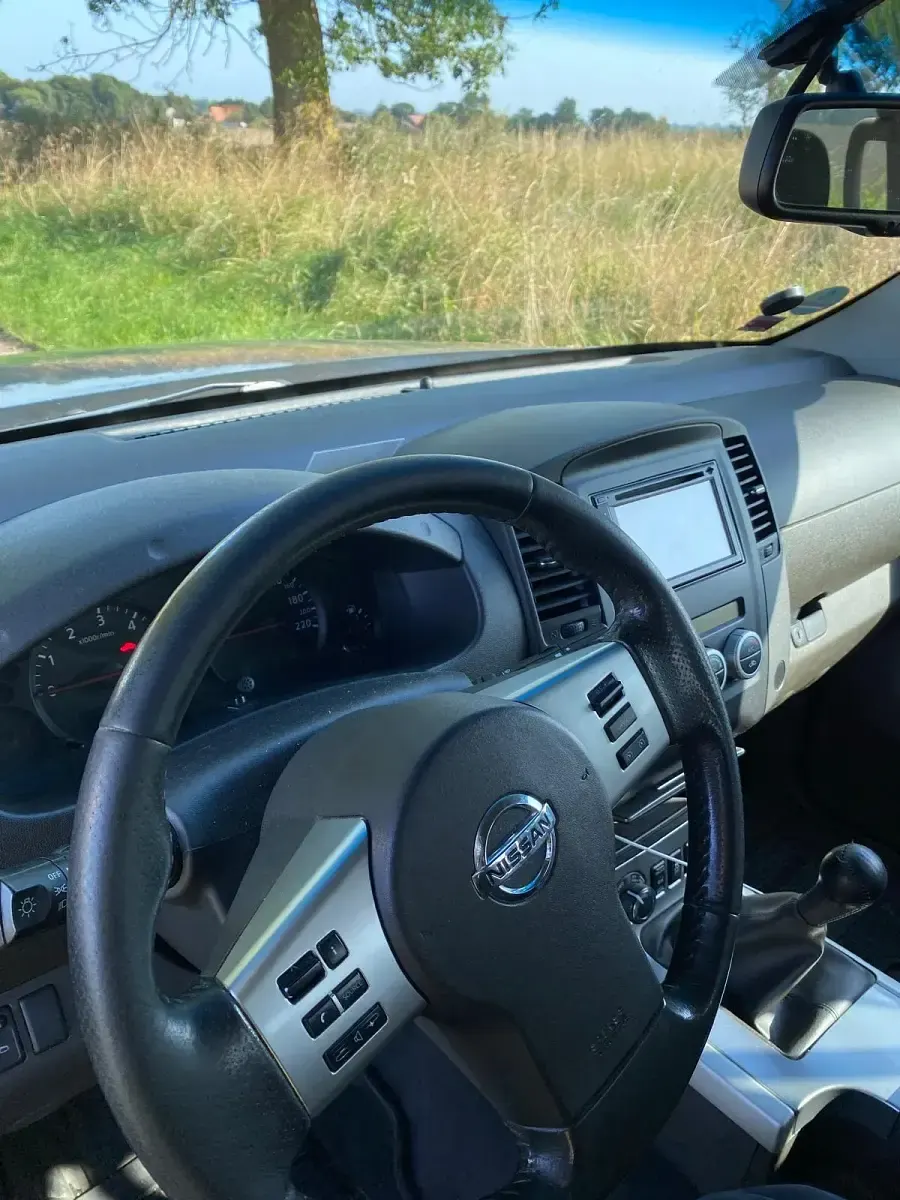 Gebraucht Nissan Navara 190 PS (139 kW) 2015 Weiß Pickup