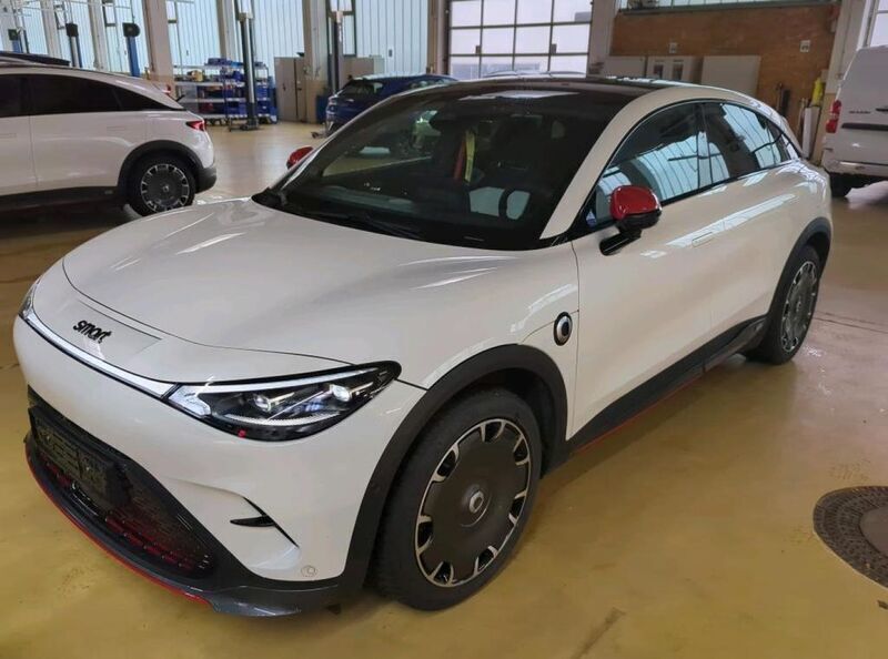 Smart digital white metallic Gebraucht 2024 Smart #3 SUV | 39.222 € (Fairer Preis) - Bild 1/4