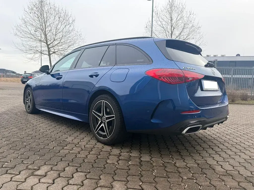 Gebraucht Mercedes C300e AMG line 313 PS (230 kW) 2022 Blau Kombi