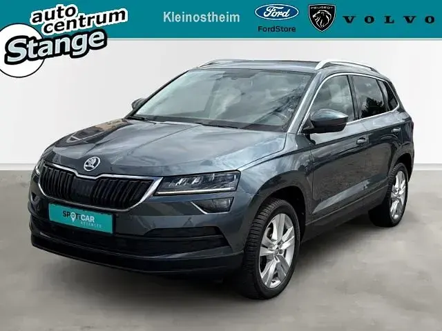Käytetty Skoda Karoq Style 150 HP (110 kW) 2020 Katumaasturi