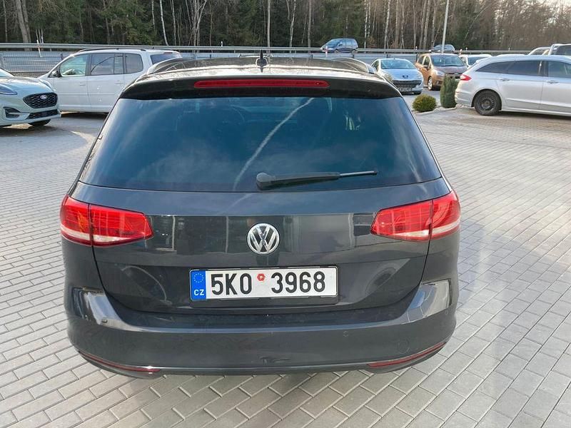 Gebraucht VW Passat Trendline 150 PS (110 kW) 2018 Grau Kombi