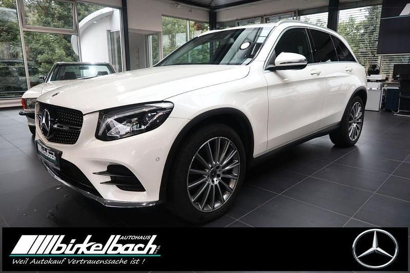Diamantweiss Gebraucht 2018 Mercedes GLC220 SUV | 30.900 € (Fairer Preis) - Bild 1/4