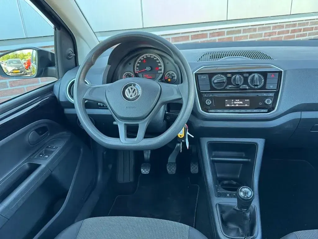 Second-hand VW up! take up! 58 CP (42 kW) 2020 Negru Hatchback