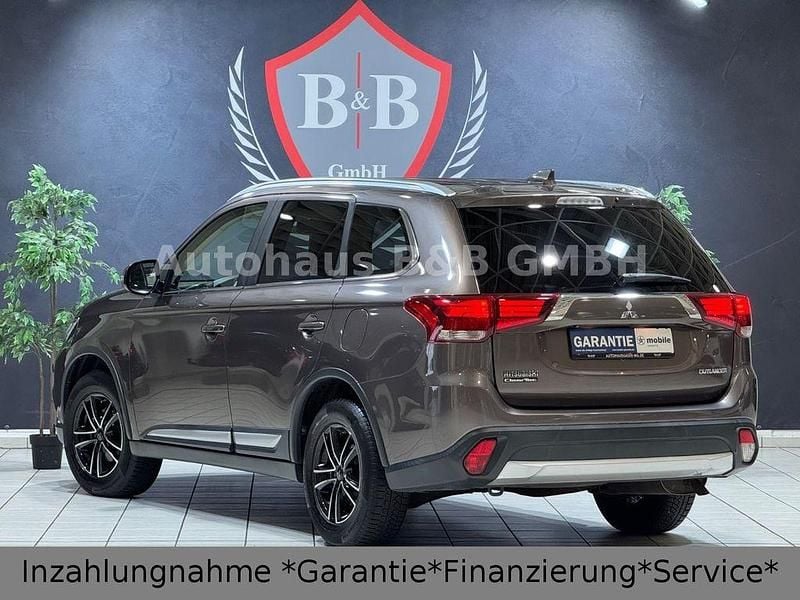 Gebraucht Mitsubishi Outlander Edition 150 PS (110 kW) 2018 Braun SUV