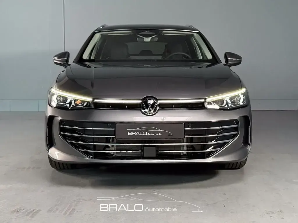 Neu VW Passat 150 PS (110 kW) 2026 Grau Kombi