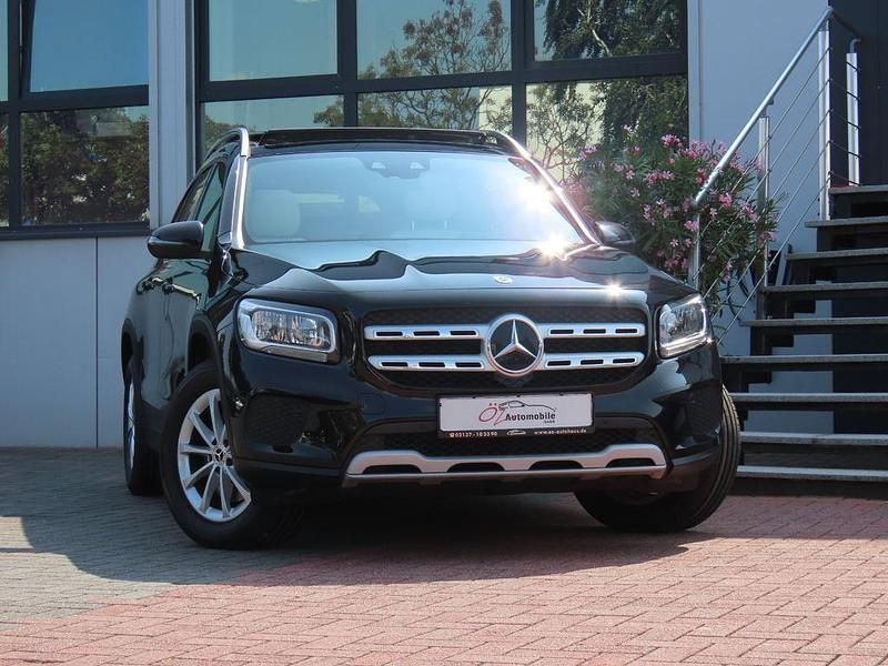 Schwarz Gebraucht 2022 Mercedes GLB220 SUV | 31.900 € (Guter Preis) - Bild 1/4