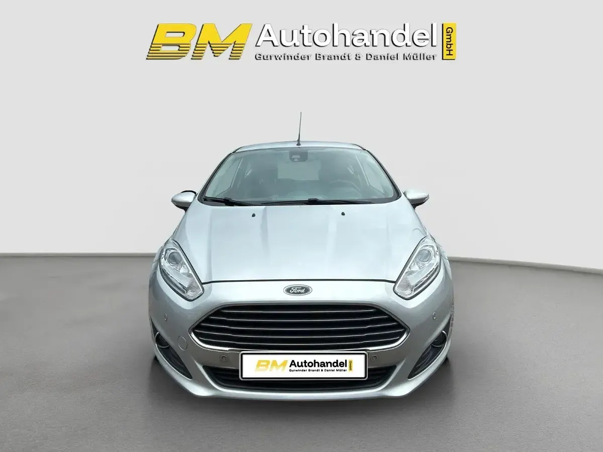 Gebraucht Ford Fiesta Titanium 101 PS (74 kW) 2017 Silber Kleinwagen