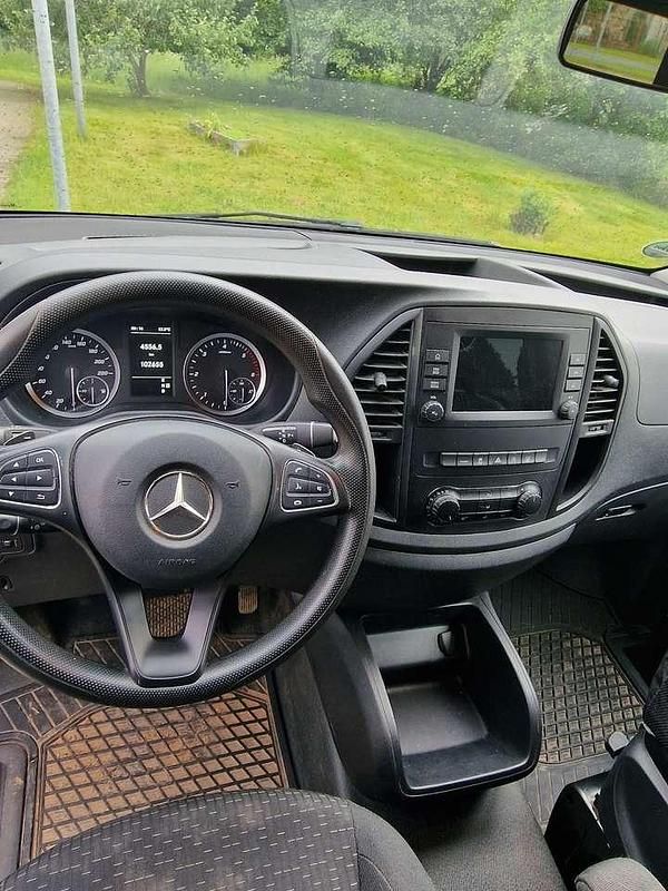 Gebraucht Mercedes Vito 190 PS (139 kW) 2021 Blau Van