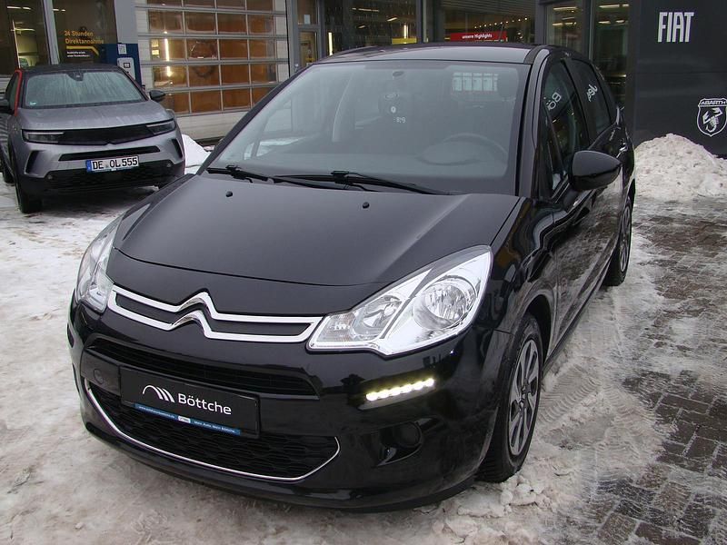 Gebraucht Citroën C3 PureTech 68 PS (50 kW) 2015 Lackierung schwarz perla nera/metalliclackierung mit schutzlack Limousine