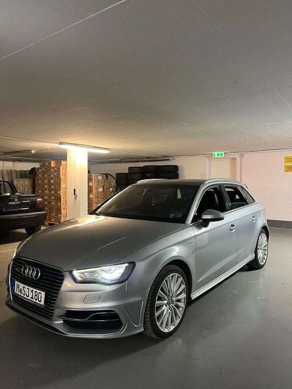Silber Gebraucht 2014 Audi A3 e-tron S-Line Kleinwagen | 12.000 € (Fairer Preis) - Bild 1/4