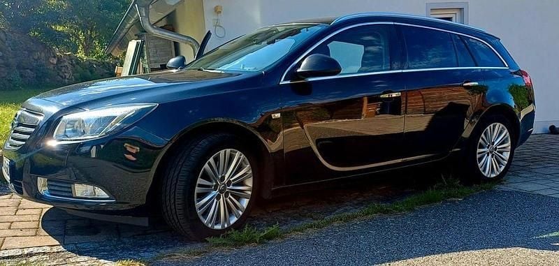 Schwarz Gebraucht 2011 Opel Insignia Edition Kombi | 3.800 € (Guter Preis) - Bild 1/4