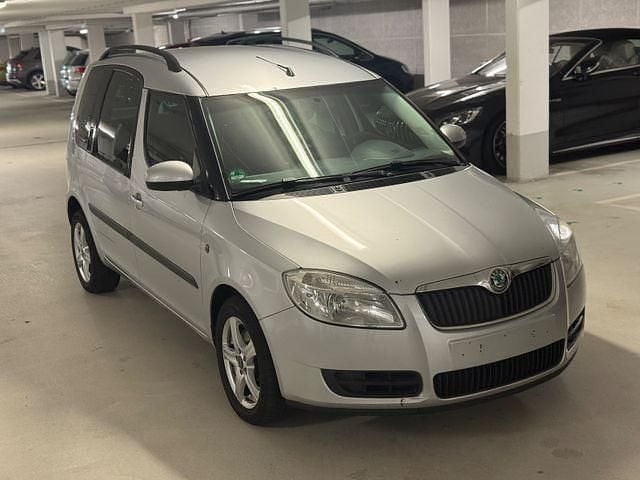 Gebraucht Skoda Roomster Plus Edition 105 PS (77 kW) 2010 Silber Van / Kleinbus