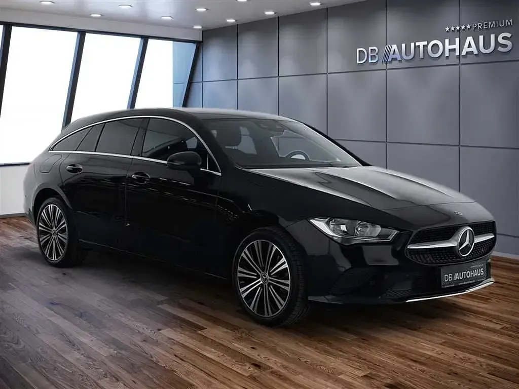 Gebraucht Mercedes CLA250e Progressive 218 PS (160 kW) 2023 Schwarz Coupé