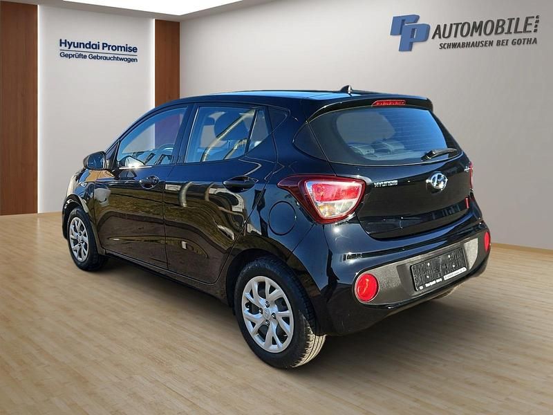 Gebraucht Hyundai i10 Classic 67 PS (49 kW) 2017 Schwarz Kleinwagen