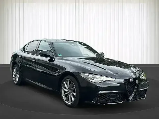 Gebraucht Alfa Romeo Giulia Sprint Sprint 200 PS (147 kW) 2022 Schwarz Coupé