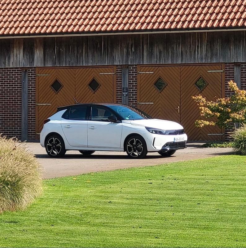 Gebraucht Opel Corsa GS Line 101 PS (74 kW) 2023 Weiß Kleinwagen