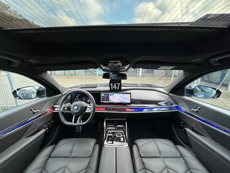 Gebraucht BMW 740 M Sport 299 PS (219 kW) 2024 Saphirschwarz Limousine