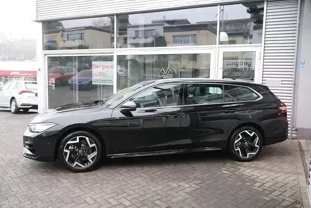 Neu VW Passat R-line 265 PS (194 kW) 2026 Grenadillschwarz meta... Kombi