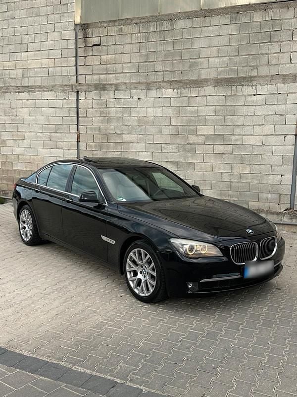 Gebraucht BMW 730 245 PS (180 kW) 2011 Schwarz Limousine