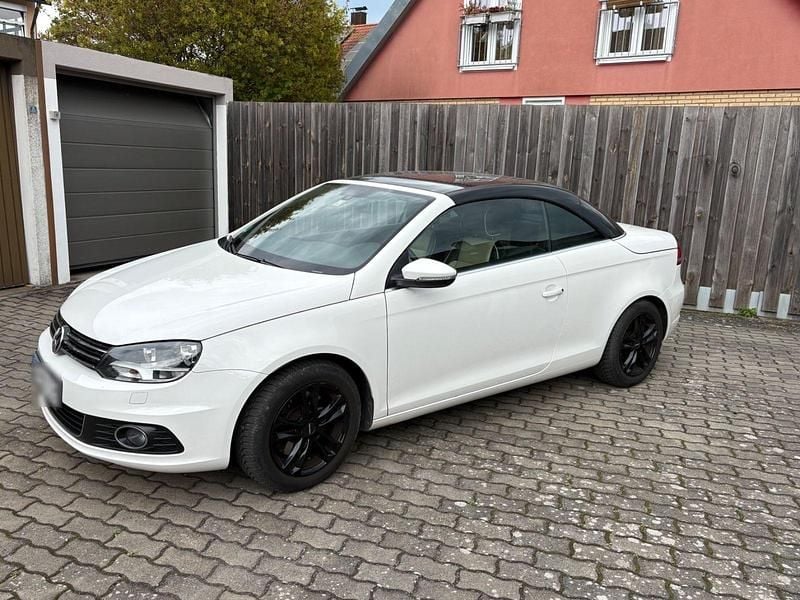 Używany VW Eos Exclusive 140 KM (102 kW) 2011 Biały Kabriolet