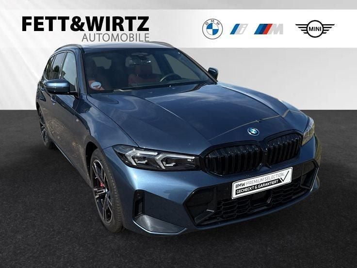 Arctic race blue Gebraucht 2024 BMW 330e M Sport Kombi | 48.490 € (Fairer Preis) - Bild 1/3