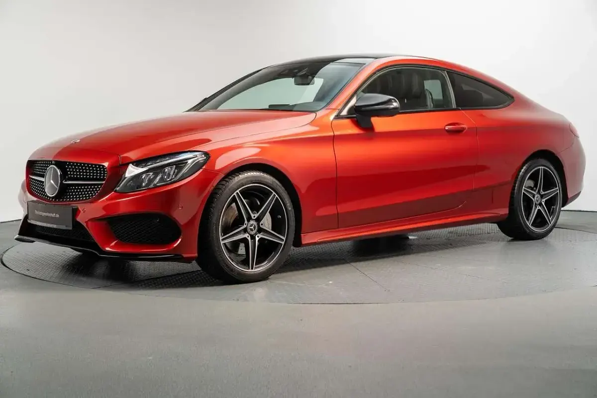 Gebraucht Mercedes C200 AMG line 184 PS (135 kW) 2018 Hyazinthrot  metalliclack Coupé