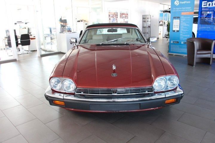 Rot Gebraucht 1984 Jaguar XJS Cabrio | 49.970 € - Bild 1/4