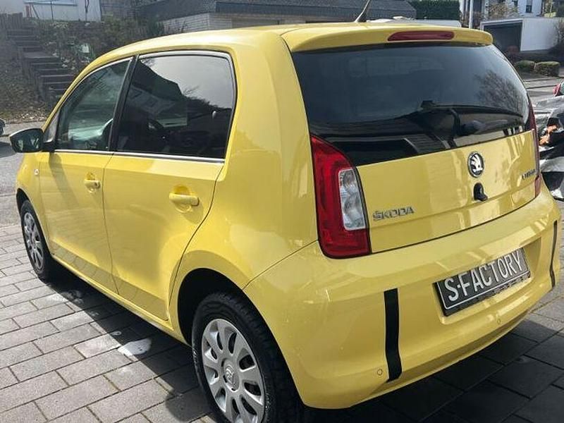 Gebraucht Skoda Citigo Ambition 125 PS (91 kW) 2014 Gelb Kleinwagen