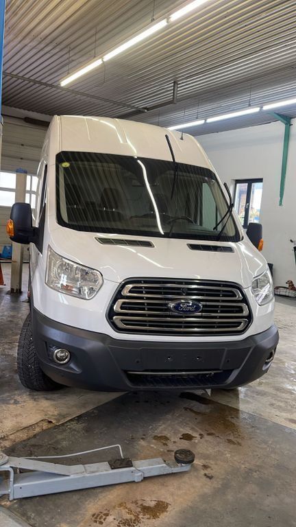 Gebraucht Ford Transit Trend 131 PS (96 kW) 2018 Weiß Van / Kleinbus