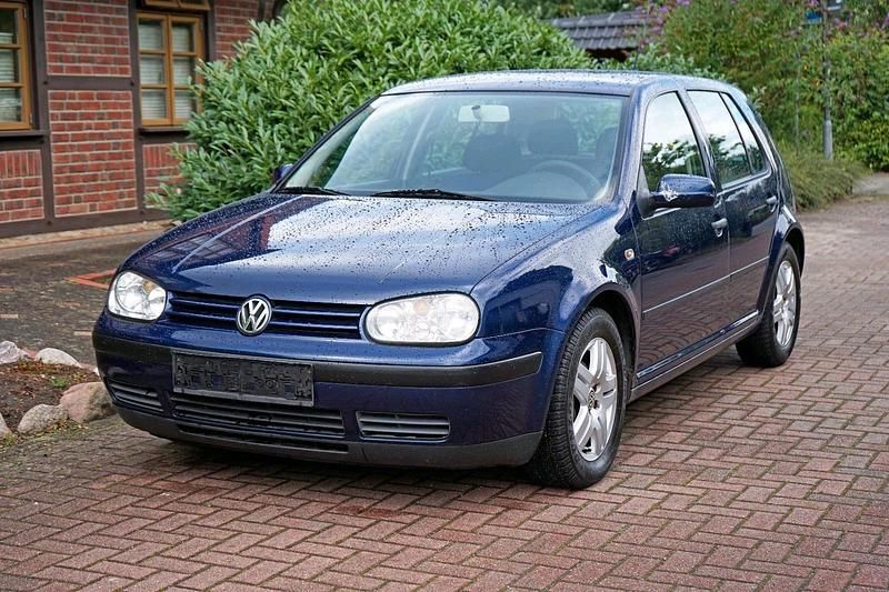 Blau Gebraucht 2002 VW Golf IV Limousine | 2.450 € (Fairer Preis) - Bild 1/4