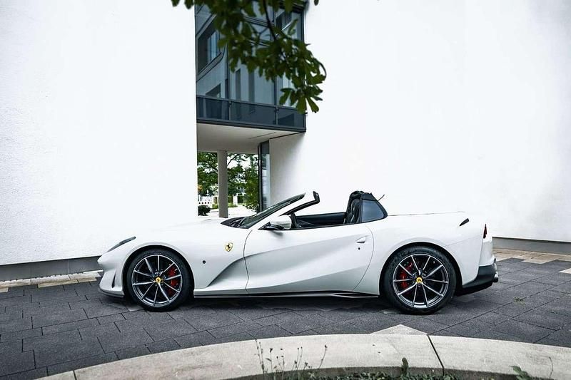 Second-hand Ferrari 812 799 CP (587 kW) 2022 Alb Cabrio