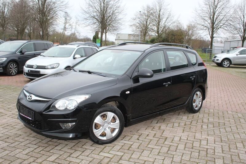 Schwarz Gebraucht 2012 Hyundai i30 Edition Kombi | 2.500 € (Guter Preis) - Bild 1/4