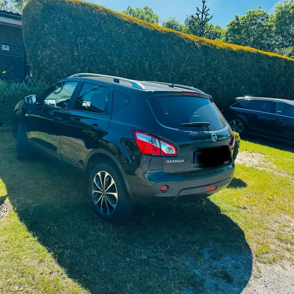 Gebraucht Nissan Qashqai 130 PS (95 kW) 2012 Schwarz SUV