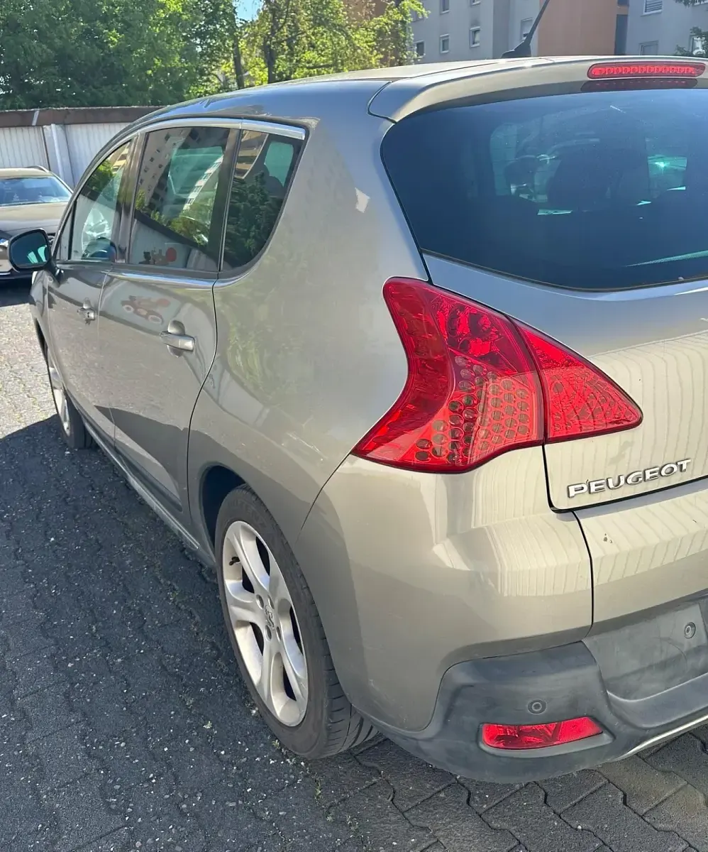 Gebraucht Peugeot 3008 155 PS (114 kW) 2010 Gold Kombi