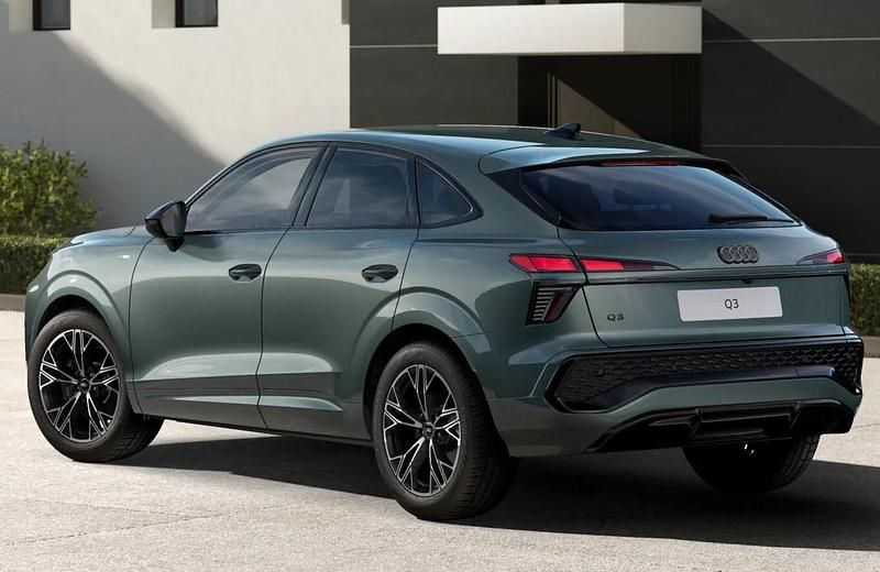 Neu Audi Q3 Sportback Ambiente 150 PS (110 kW) 2025 Salbeigrün metallic SUV