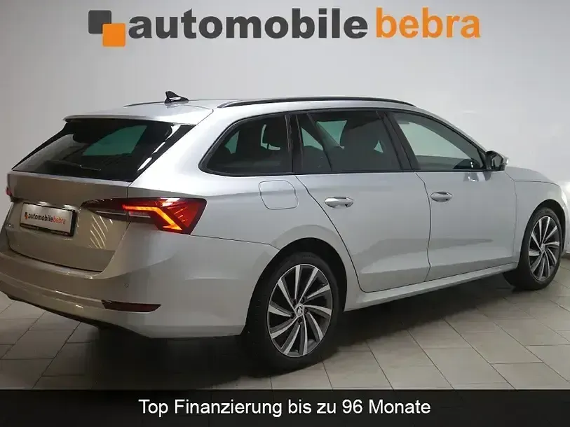 Gebraucht Skoda Octavia Ambition 150 PS (110 kW) 2022 Brilliant silber Kombi