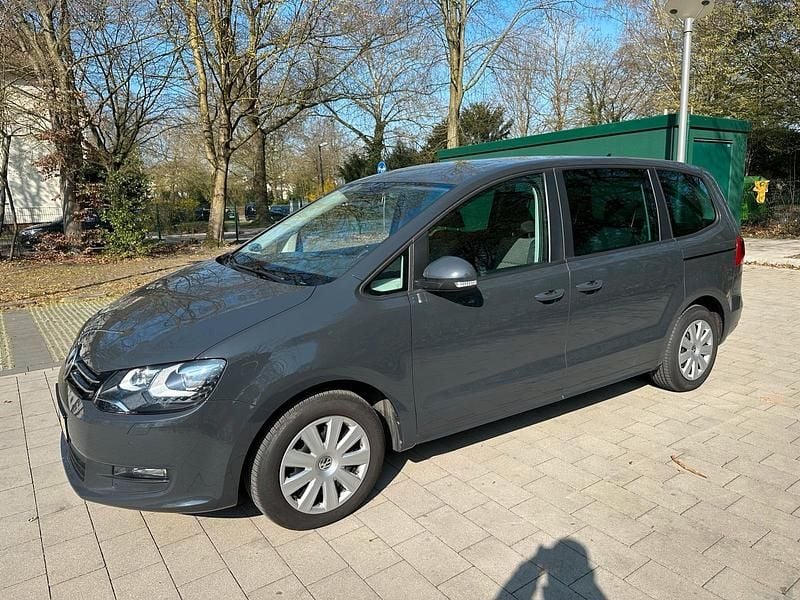 Gebraucht VW Sharan 140 PS (102 kW) 2015 Grau Van / Kleinbus