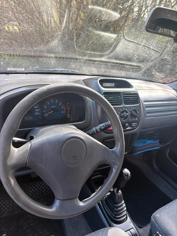 Second-hand Suzuki Ignis 2003 Negru Hatchback