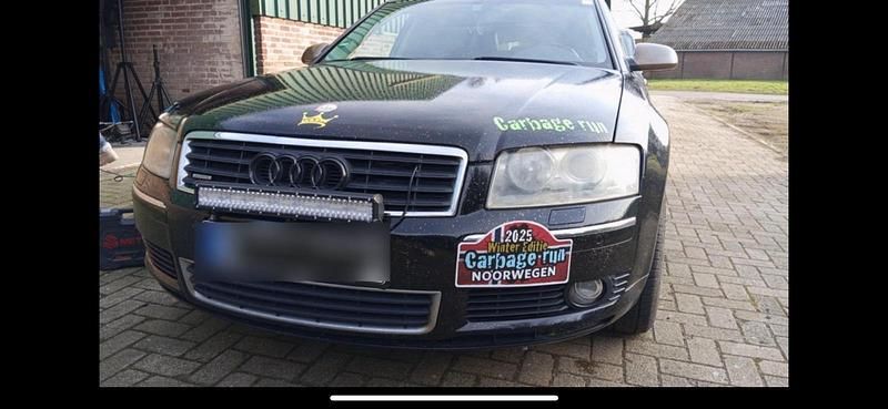 Grau Gebraucht 2003 Audi A8 Limousine | 2.000 € (Superpreis) - Bild 1/4